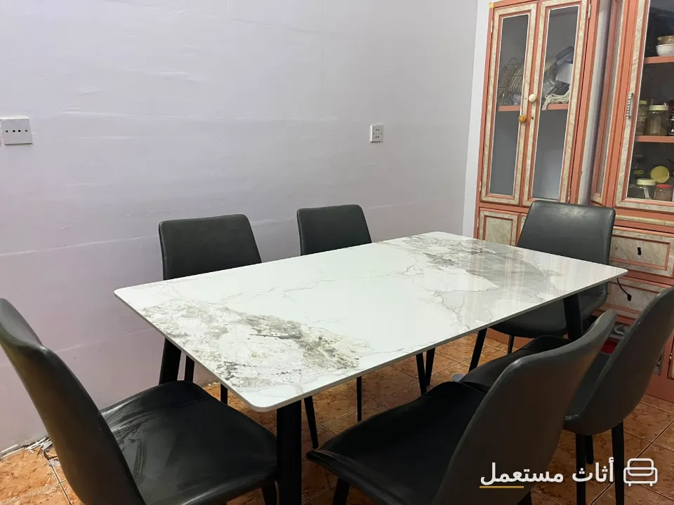 طاوله الطعام كبيره ونظيفة استخدام قليل — صورة 2