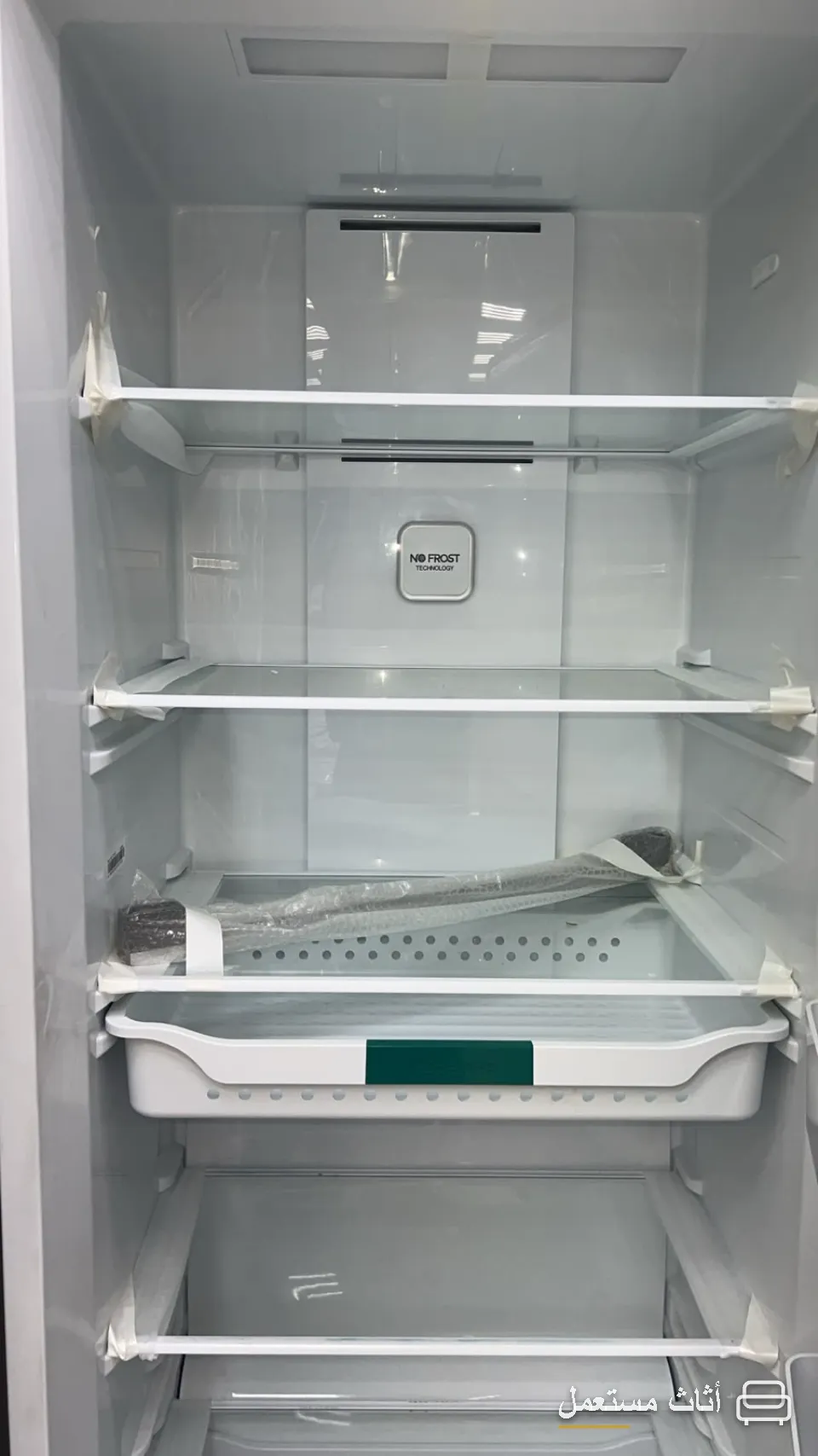للبيع ثلاجة هايسنس (Hisense) باللون الفضي — صورة 3