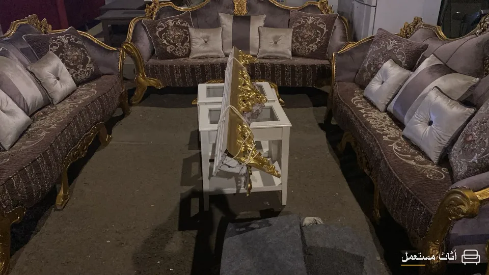 مجلس كنب كلاسيكي فاخر 3 قطع بني وذهبي — صورة 1